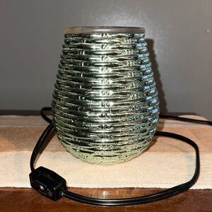 Scentsy Textured Metallic Green Electric Wax Warmer